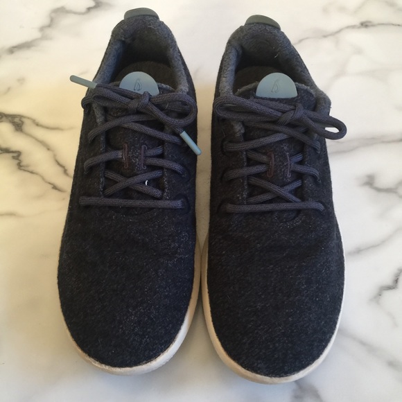 Allbirds | Men's Wool Runners in Navy - Picture 2 of 7